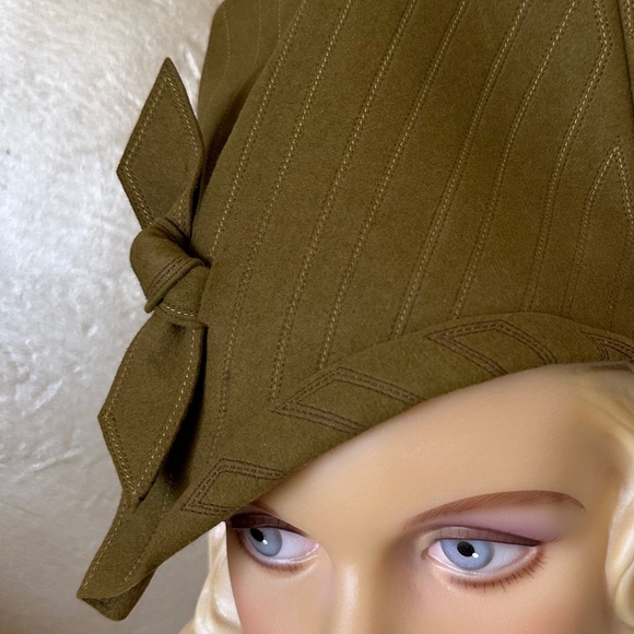 ASTOUNDING 1930s\' OLIVE GREEN FELT HAT WITH INTRICATE TOPSTITCHING & BOIW main image 5
